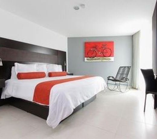 Wyndham Garden Guadalajara Acueducto