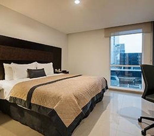 Wyndham Garden Guadalajara Acueducto