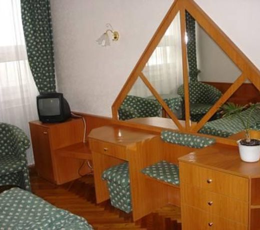 HOTEL SÁRGA CSIKÓ