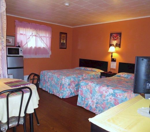 Four Seasons Motel
