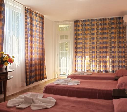 Sunny Varshava Hotel