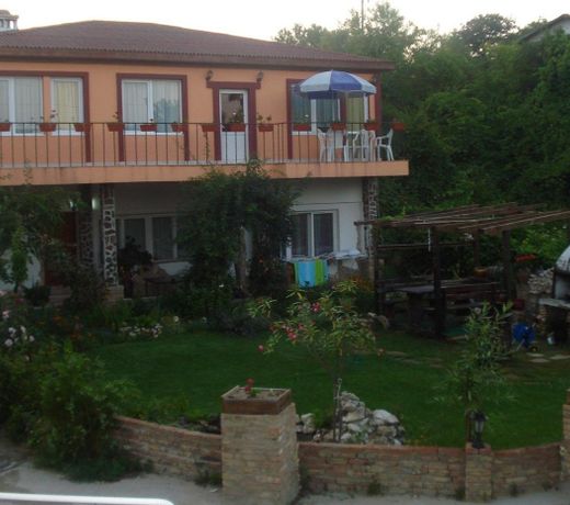 GUEST HOUSE RUSINOV