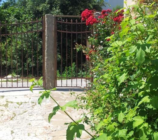 GUEST HOUSE RUSINOV