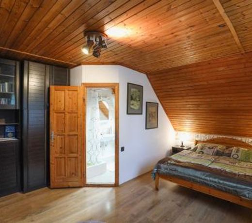 Bacchus Guesthouse