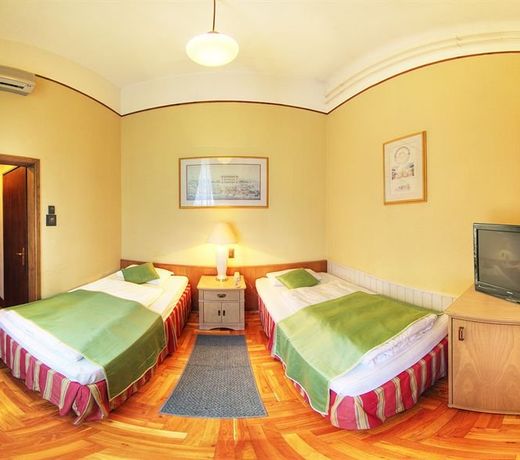 Hotel Omnibusz
