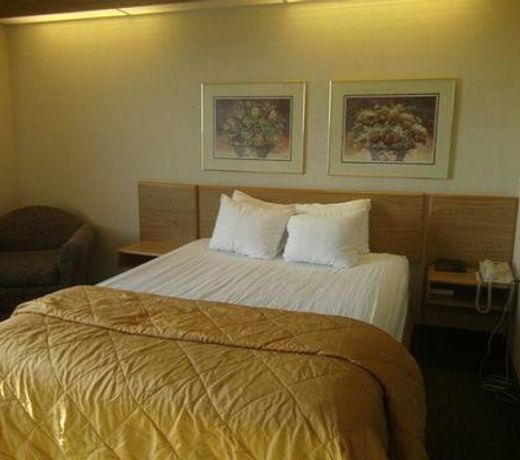 Pleasant Stay Inn & Suites