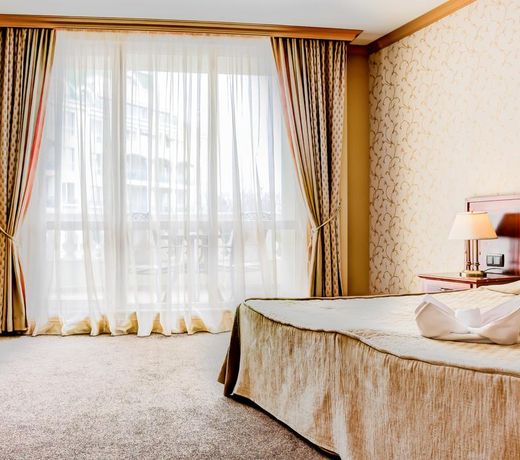 Romance Hotel and Family Suites