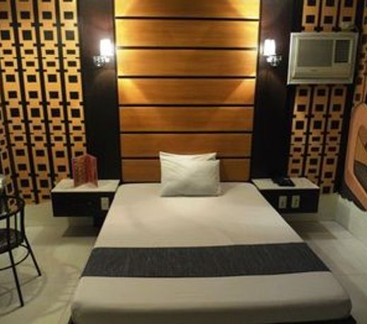 Harts Hotel