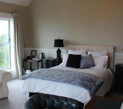 EDGELEY BED & BREAKFAST