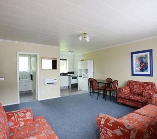 Queens Park Motels
