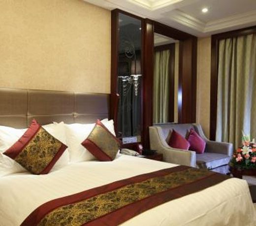 Smile & Natural Grand Hotel