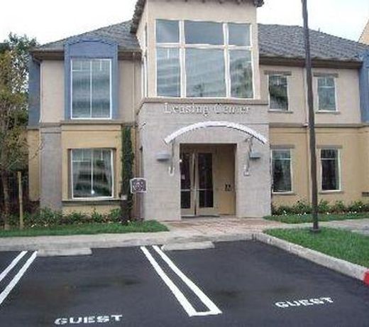 Oakwood at Kelvin Court