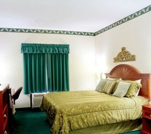 Grand Vista Hotel & Suites