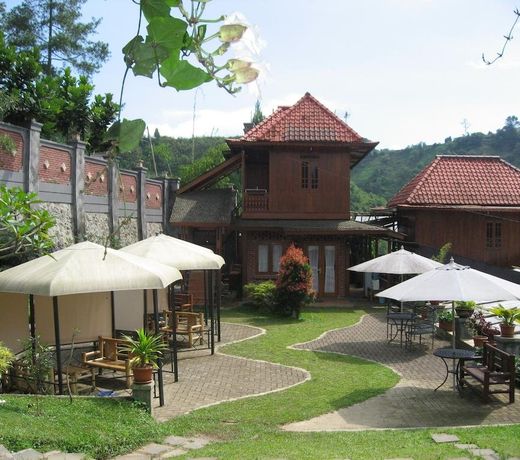 Bantal Guling Villa