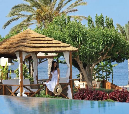 Constantinou Bros Pioneer Beach Hotel