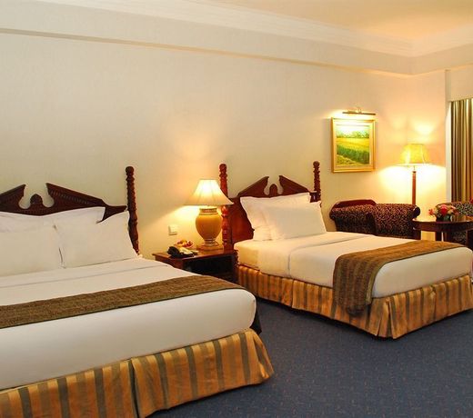 Sunlake Waterfront Resort & Convention