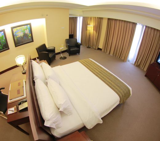 Merlynn Park Hotel