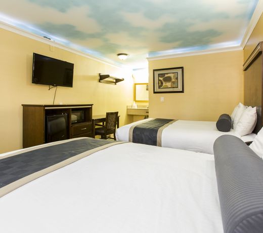 Hollywood Palms Inns & Suites