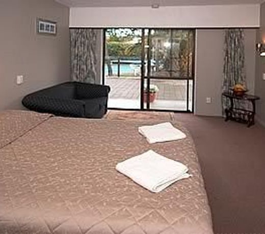 Balmoral Motel