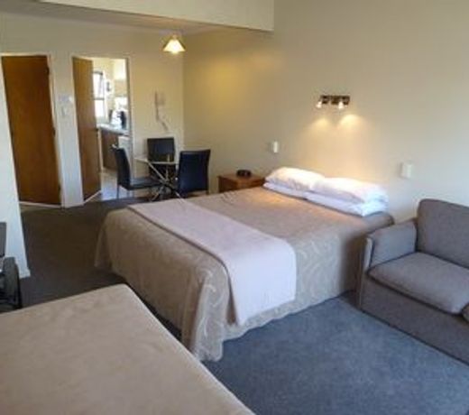 Balmoral Motel