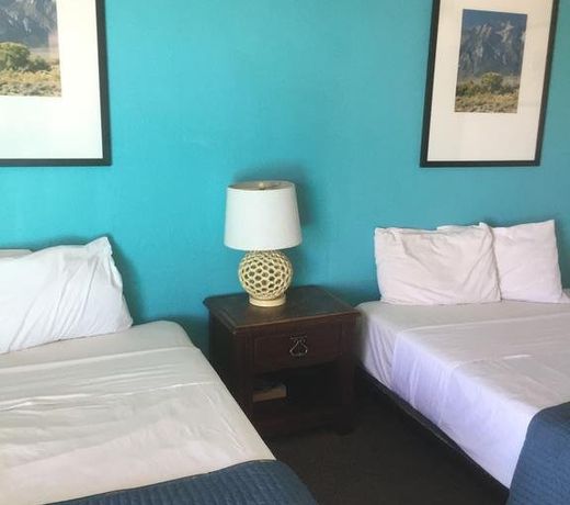 Desert Hills Motel