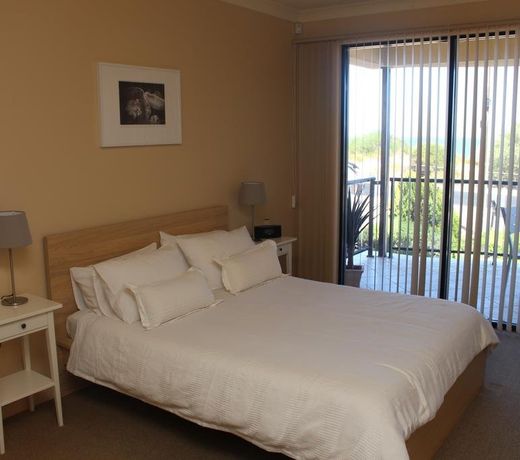The Lighthouse - Beachfront Accommodation