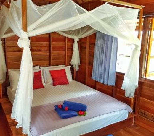 Lipe Beach Resort