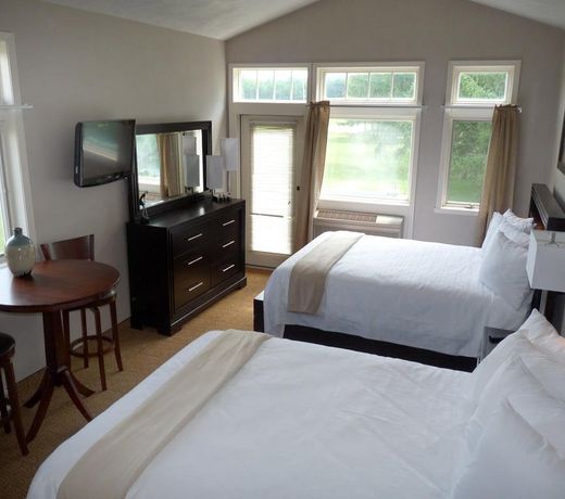 Fairway Suites At The Peak