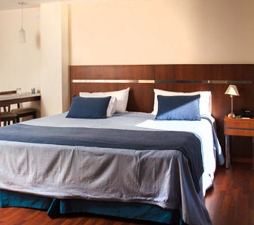 Puerto Amarras Hotel & Suites