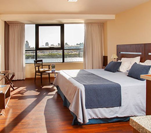 Puerto Amarras Hotel & Suites
