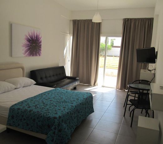 Sunny Holiday Apartments