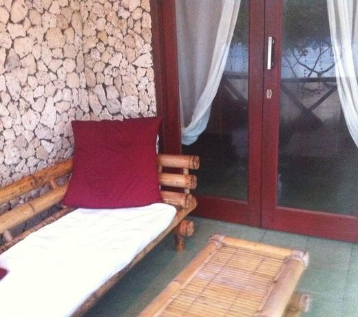 Biru Meno Beach Bungalows