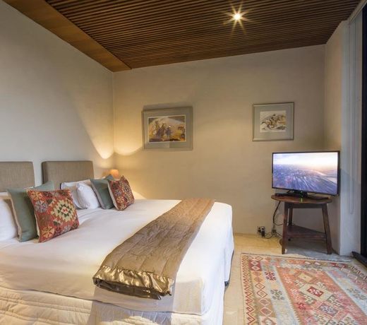 KOHARA LODGE