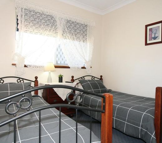 SAFETY BAY GUEST HOUSE