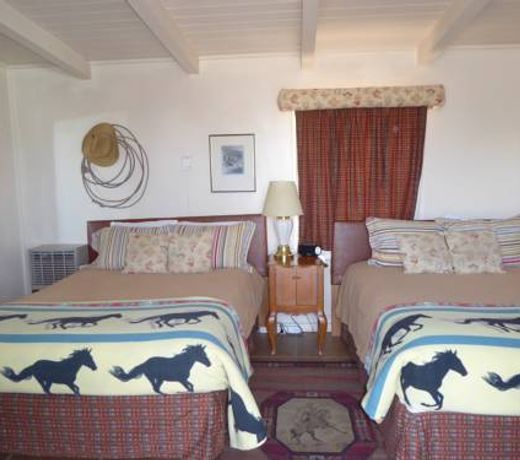 The Historic West Walker Motel