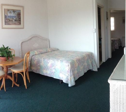 Gold Crest Motel