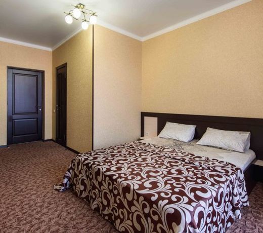 Hotel Seven