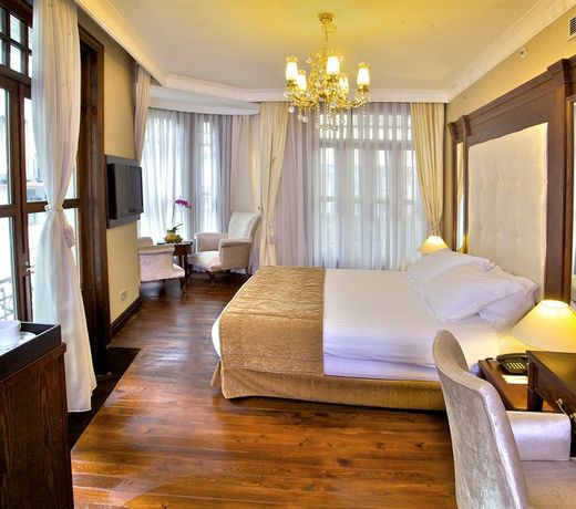 Atik Palas Hotel