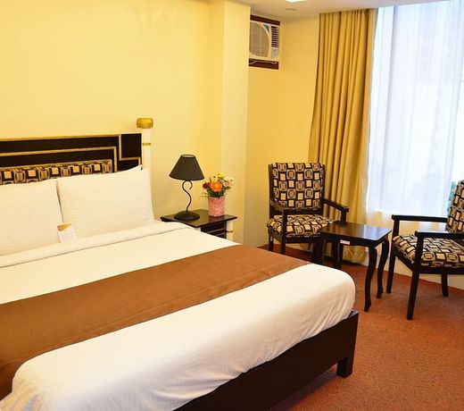 Super OYO 838 Manila Crown Palace Hotel