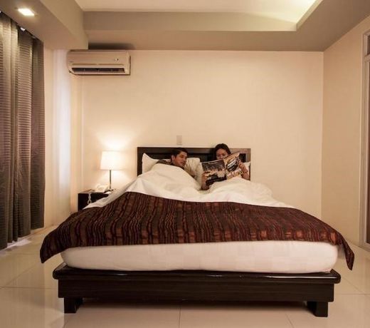 OYO 114 One Liberty Hotel