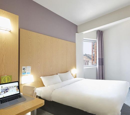 B&B HOTEL Lille Roubaix Campus Gare