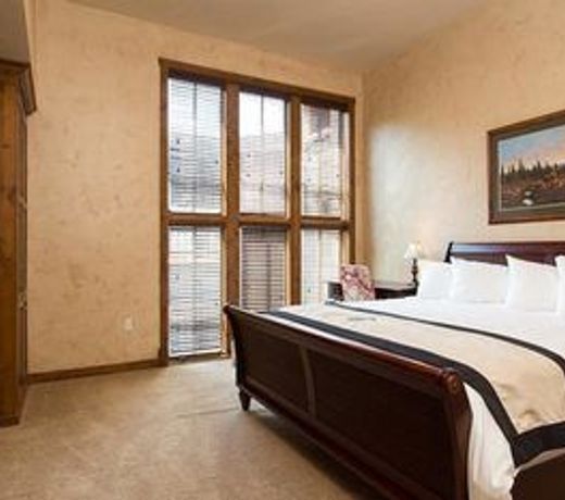 Silver Baron Lodge