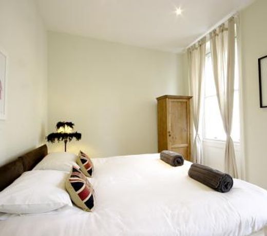 BATH BOUTIQUE STAYS