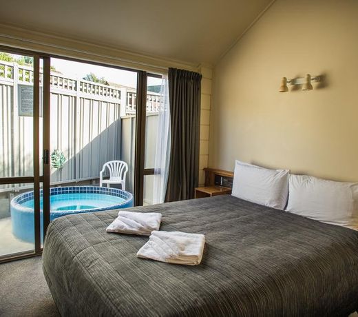 Bennetts Thermal Pools Motor Inn