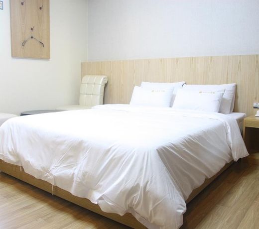 International Business Hotel