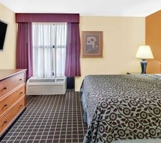 Days Inn & Suites by Wyndham Kalamazoo