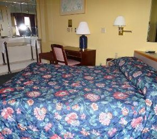 Days Inn & Suites by Wyndham Kalamazoo