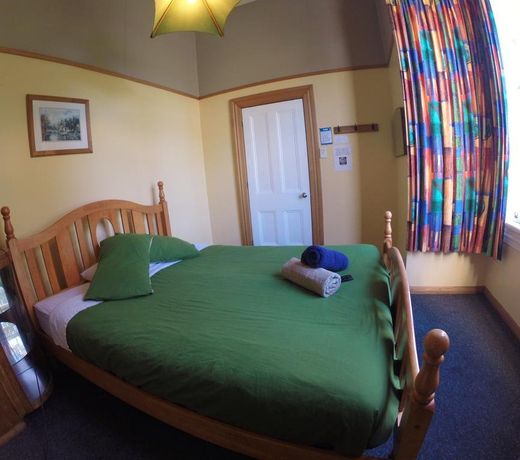 Bazil's Backpackers BBH Hostel & Surf School