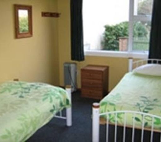 Bazil's Backpackers BBH Hostel & Surf School