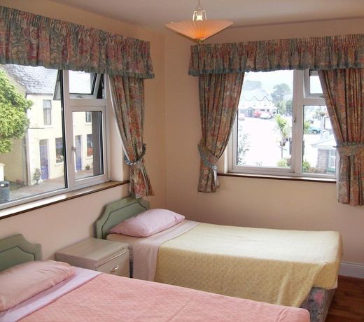 THE SLEEPY CAMEL HOSTEL